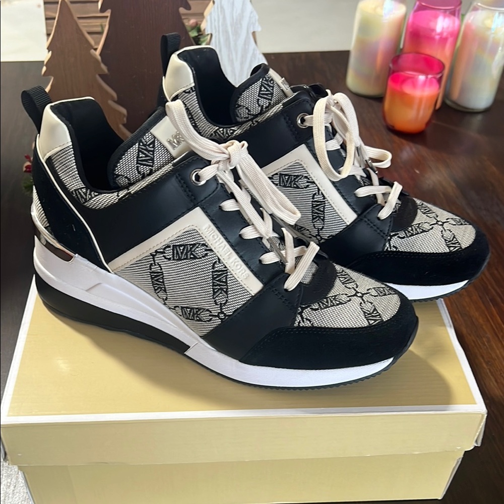 Michael Kors Black and Beige Women's Shoes